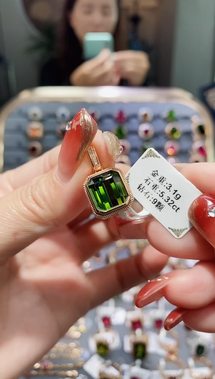 【闪购商品】碧玺颈饰18K金镶嵌5.32.