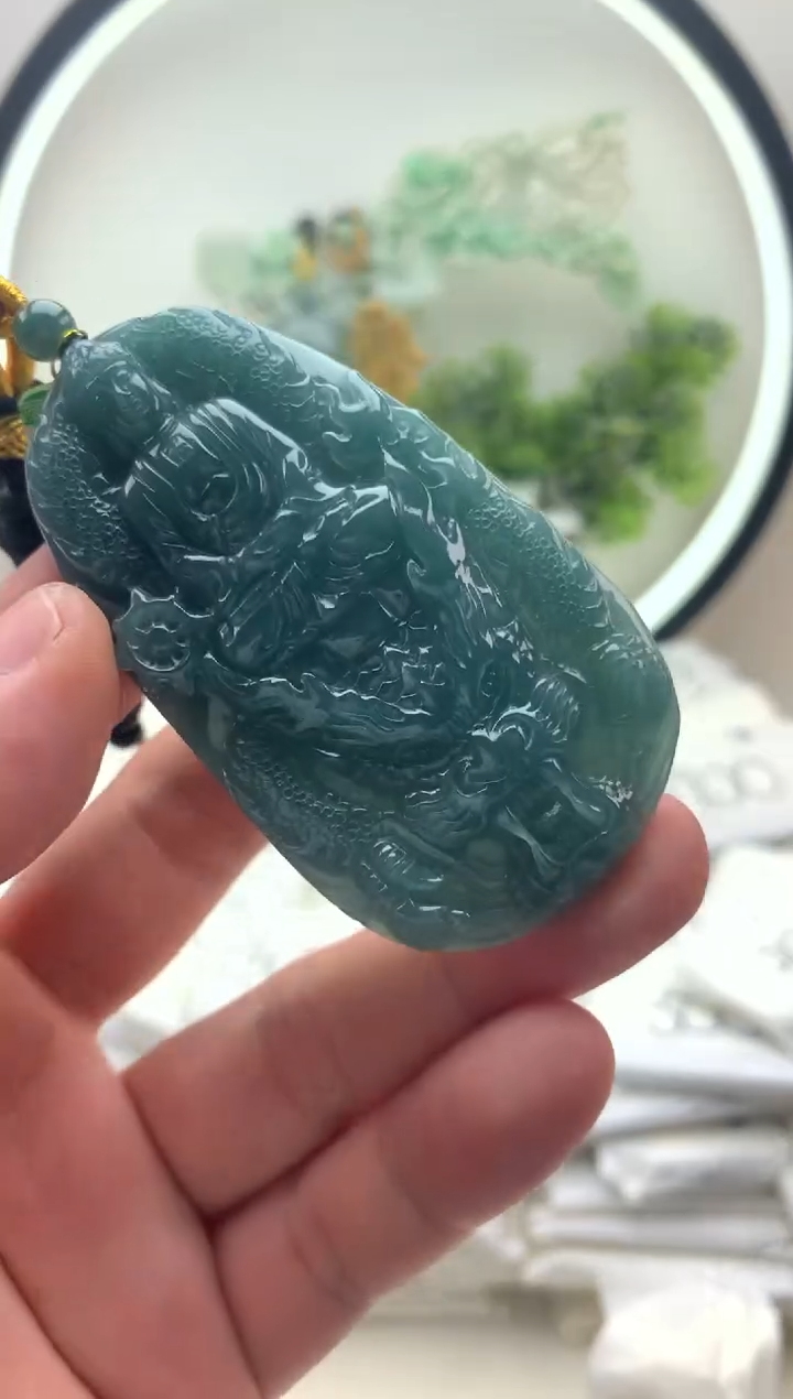 颈饰未镶嵌翡翠大日如来