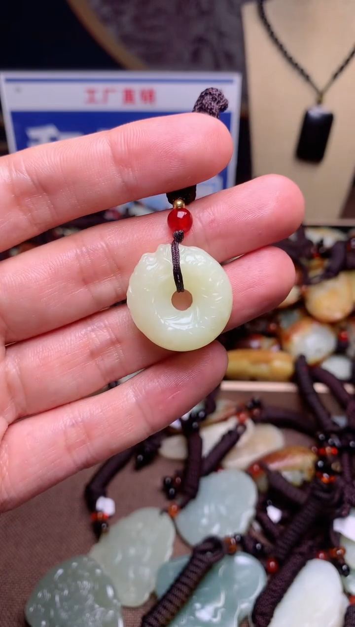 【闪购商品】和田玉颈饰未镶嵌1