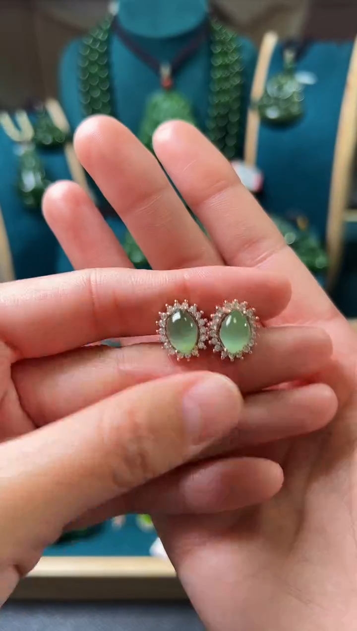 【闪购商品】和田玉（碧玉）耳钉银S925镶嵌碧玉