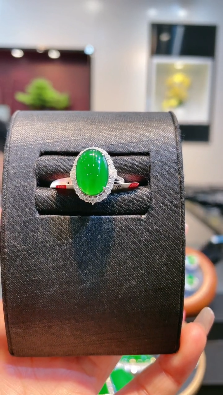 【闪购商品】翡翠颈饰18K金镶嵌A86天然A货翡翠戒指