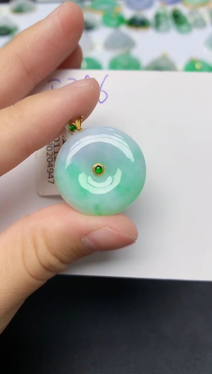 颈饰18K金镶嵌翡翠 天然缅甸A货翡翠百元以上9元证书费自理