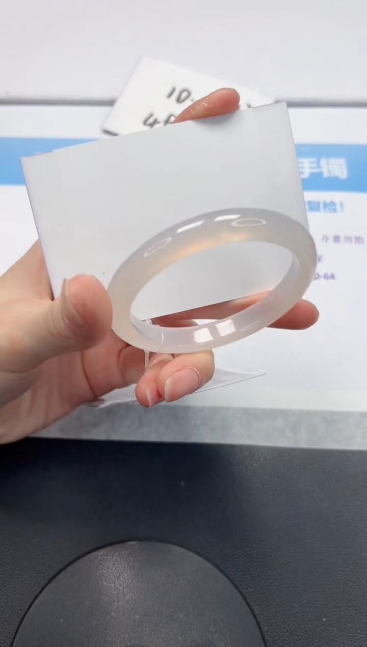 【闪购商品】石英质玉手镯未镶嵌V412-54.5