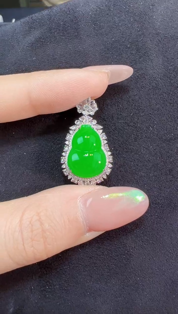 【闪购商品】翡翠吊坠(不含链)18K金镶嵌吊坠