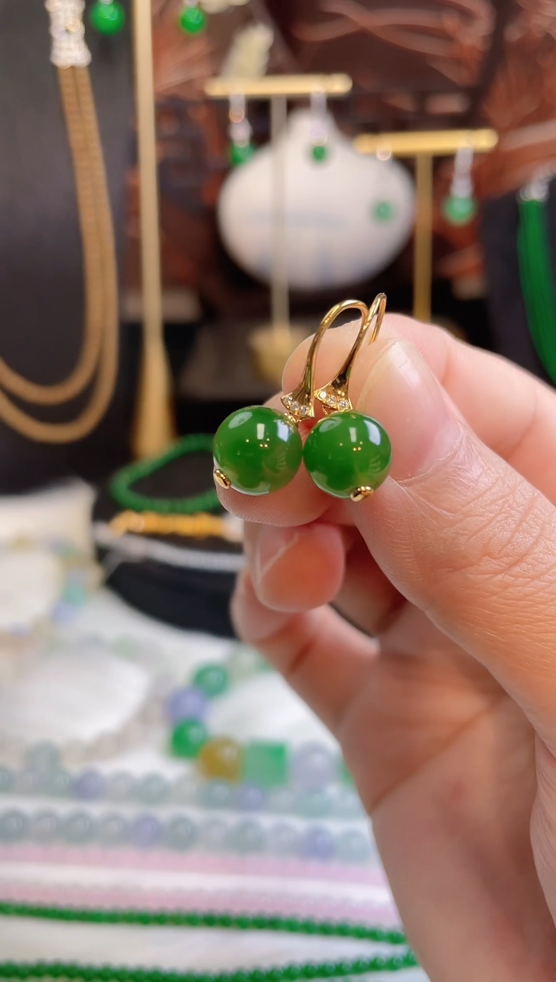 和田玉（碧玉）9K金镶嵌耳饰和田碧玉耳坠