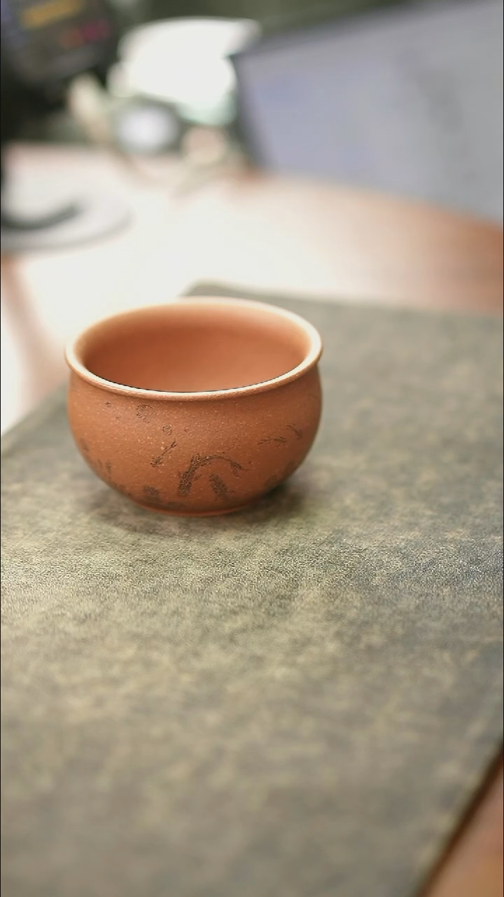 茶杯紫砂奕如-元宝杯-鱼藻-降坡