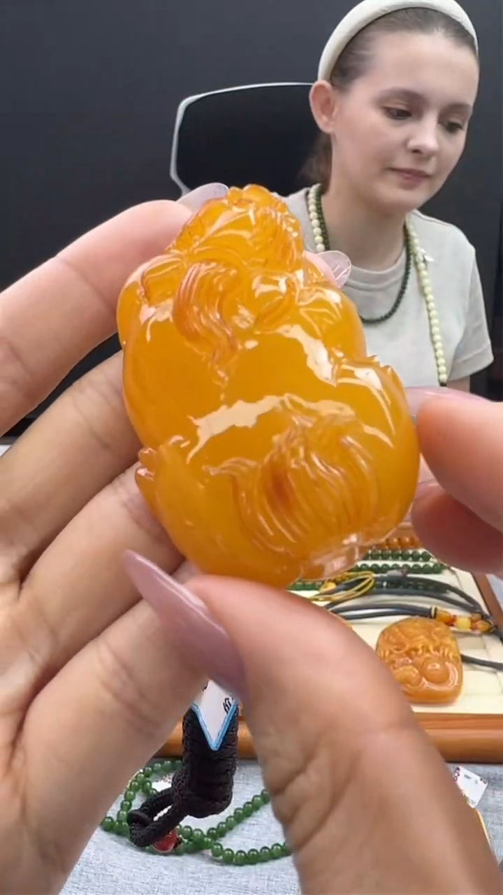 【闪购商品】琥珀颈饰未镶嵌490秒拍号