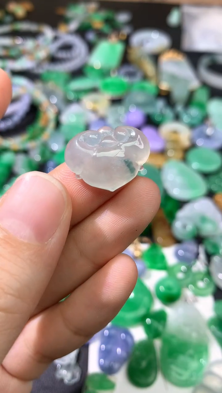 颈饰未镶嵌翡翠吊坠