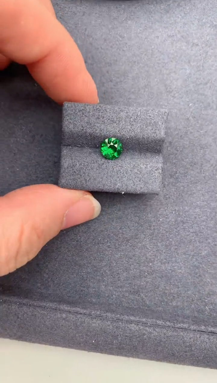【闪购商品】石榴石（沙弗莱）裸石未镶嵌1.1ct沙弗莱