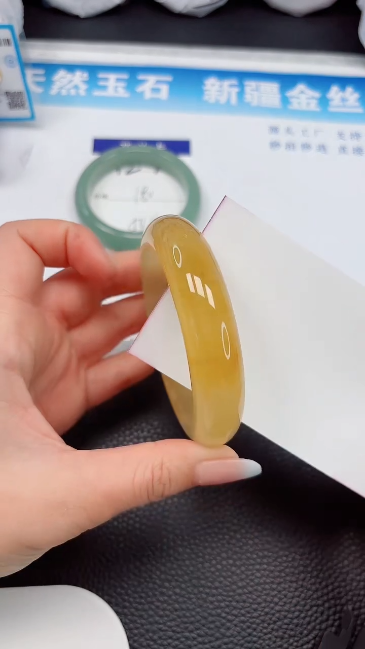 【闪购商品】石英质玉未镶嵌手镯128