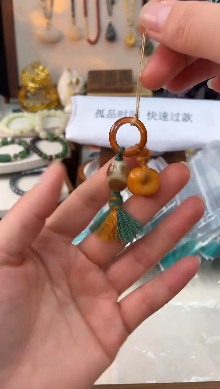 未镶嵌玛瑙手饰@@D027A019558