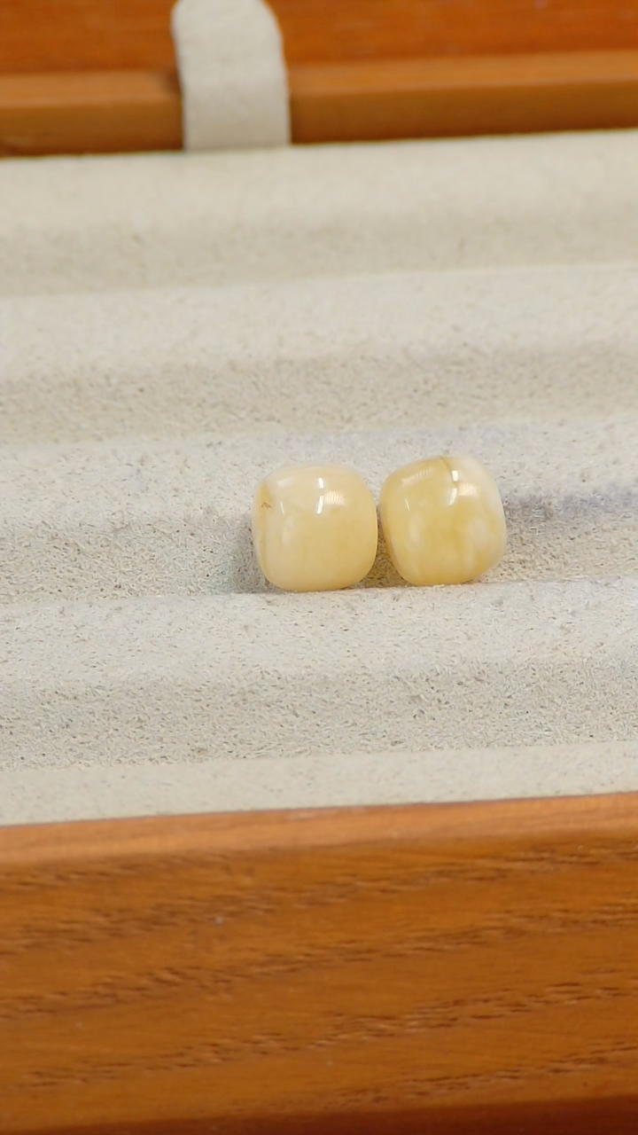 【闪购商品】蜜蜡裸石未镶嵌俄料微瑕8.9*7.6MM0.849克