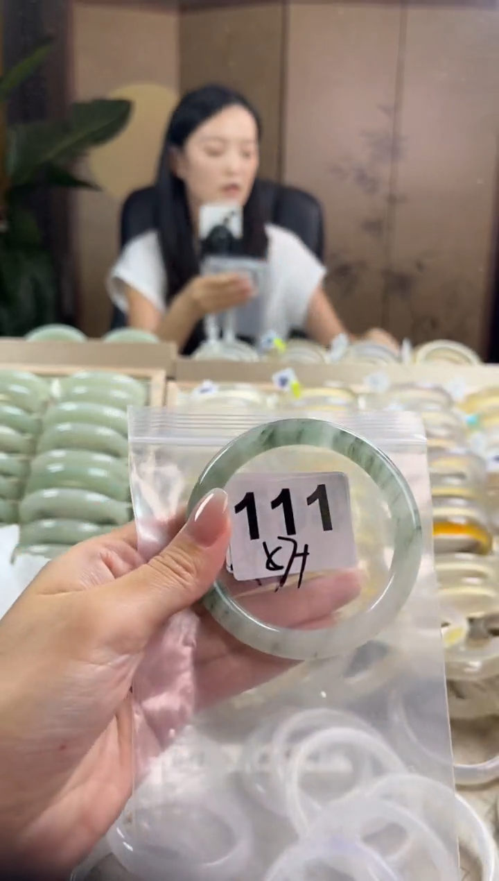 手镯玛瑙/玉髓未镶嵌天山翠默认微抠111