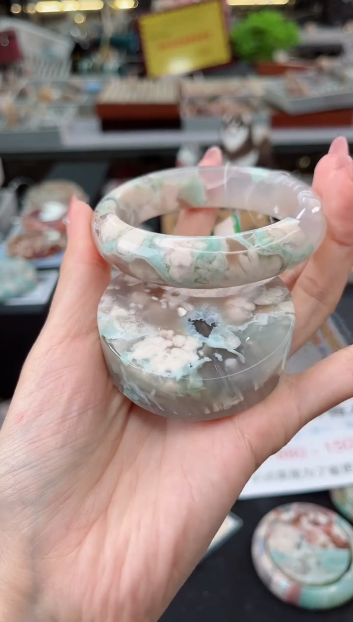 【闪购商品】石英质玉手镯未镶嵌59圈口（赠品镯心）S9910