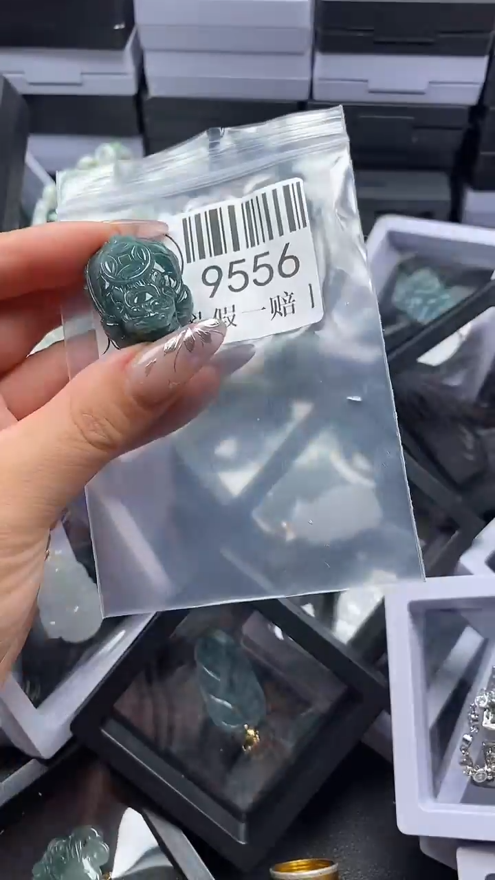 吊坠(不含链)未镶嵌翡翠9556