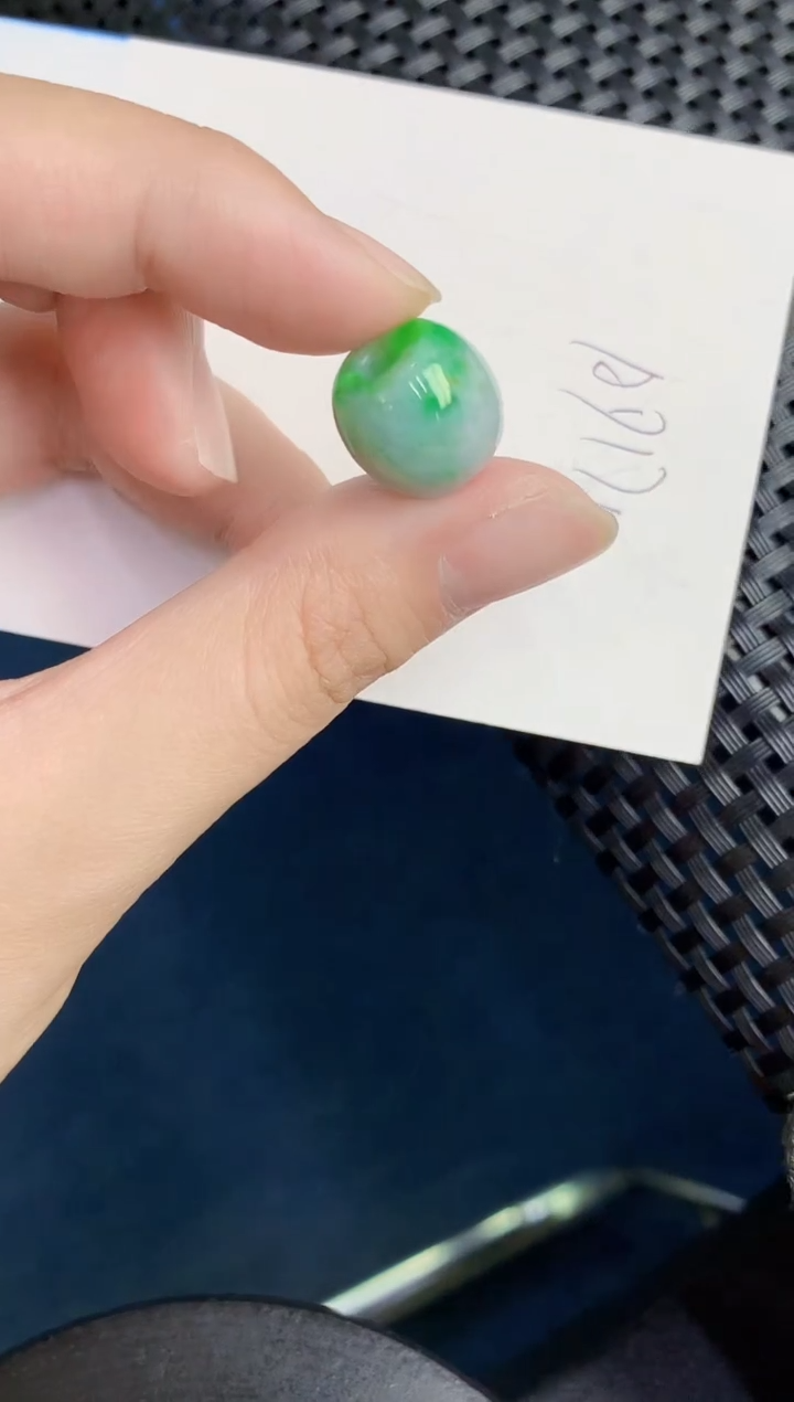 翡翠未镶嵌颈饰000000000