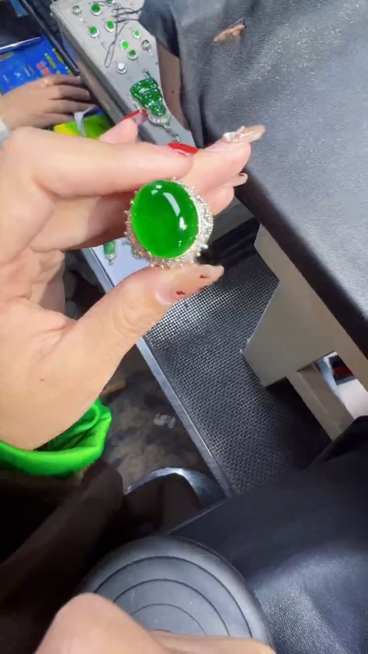 【闪购商品】定制翡翠未镶嵌蛋面1