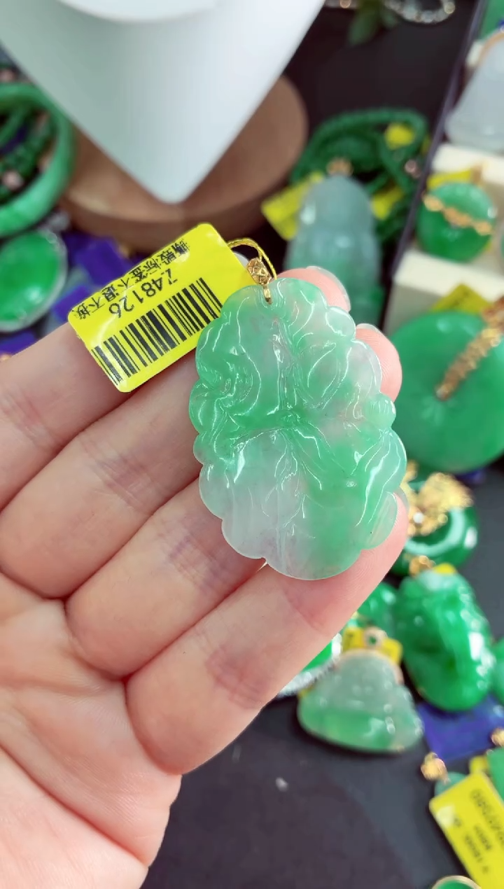 吊坠(不含链)18K金镶嵌翡翠就
