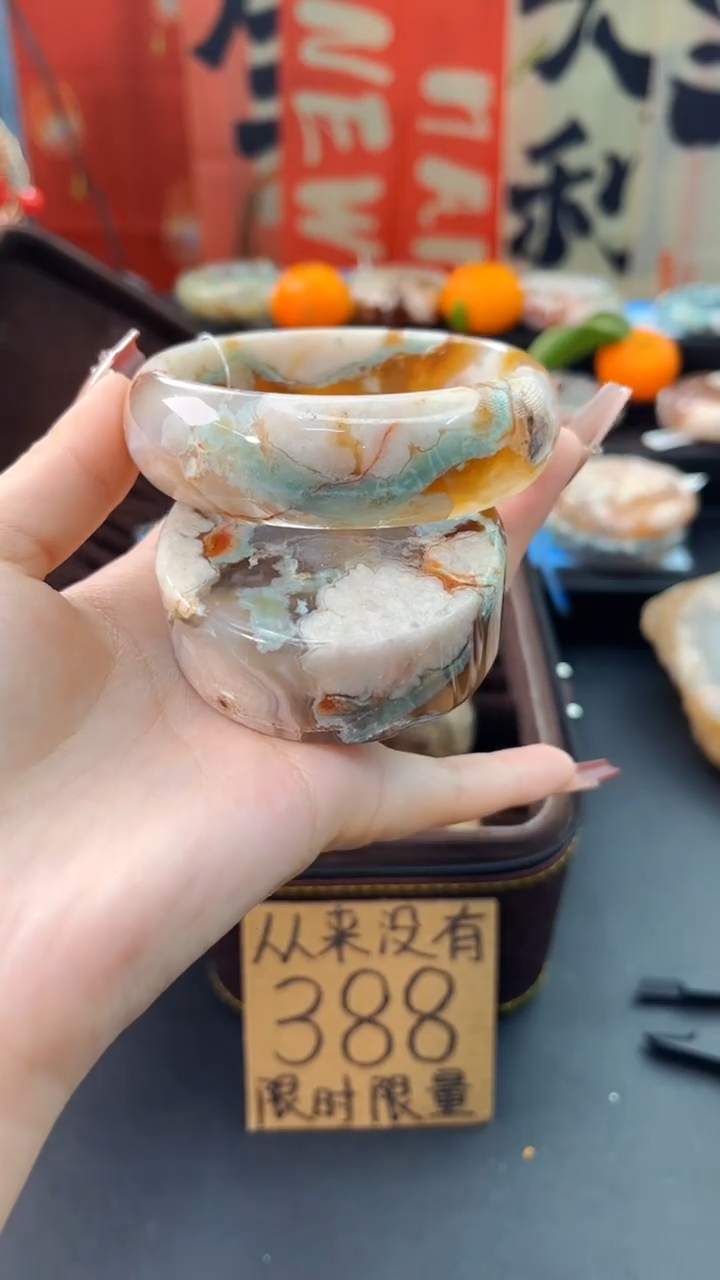 【闪购商品】石英质玉手镯未镶嵌赠送镯心（圈口）61