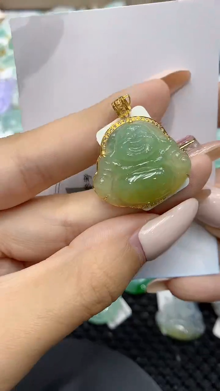 颈饰18K金镶嵌翡翠111111111111