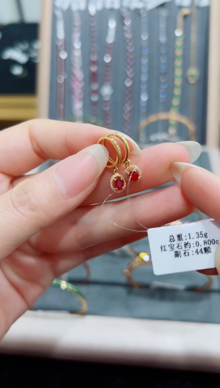 【闪购商品】红宝石耳扣18K金镶嵌.