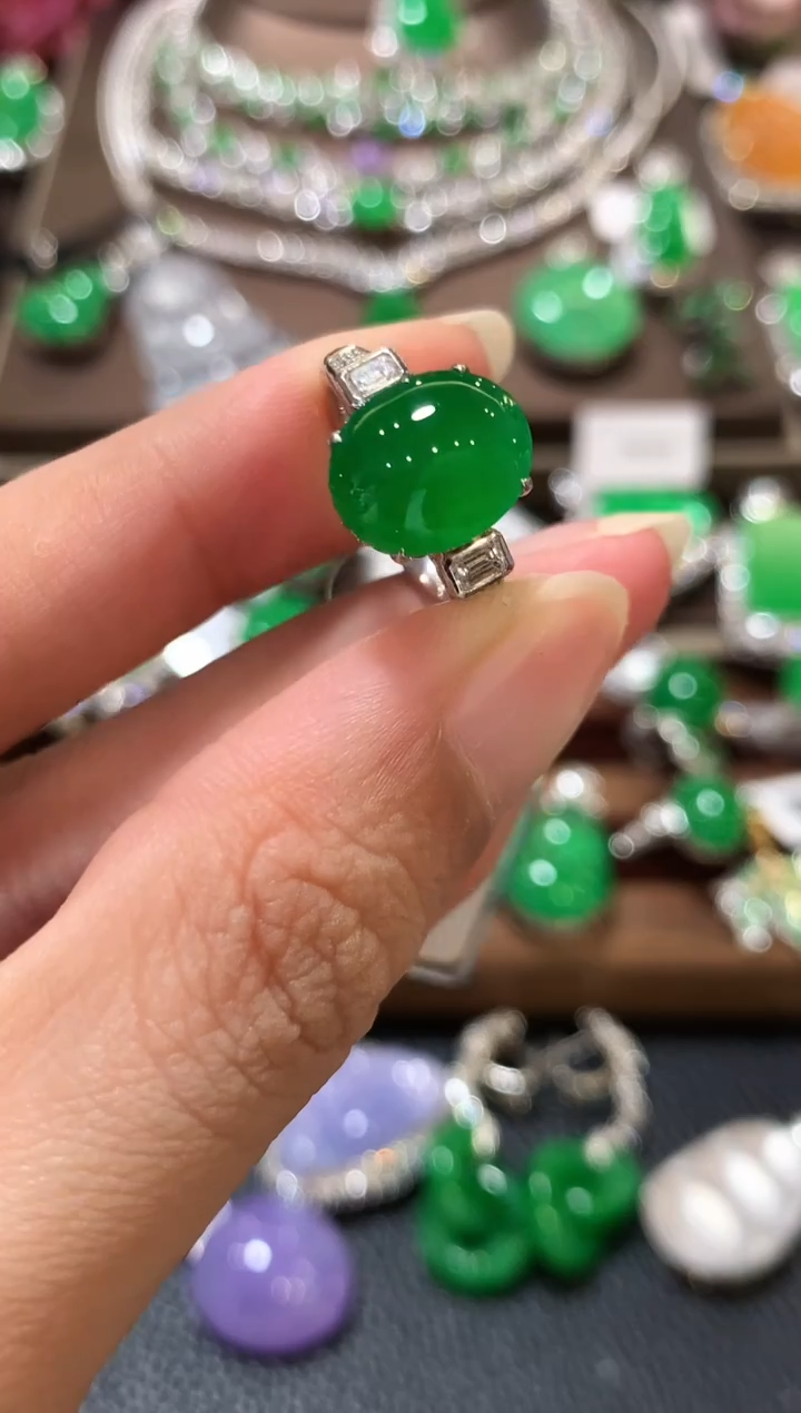 18K金镶嵌戒指翡翠阳****座z186