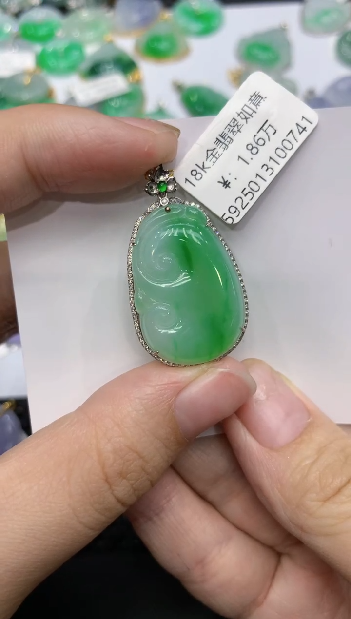 【闪购商品】翡翠颈饰18K金镶嵌111111111
