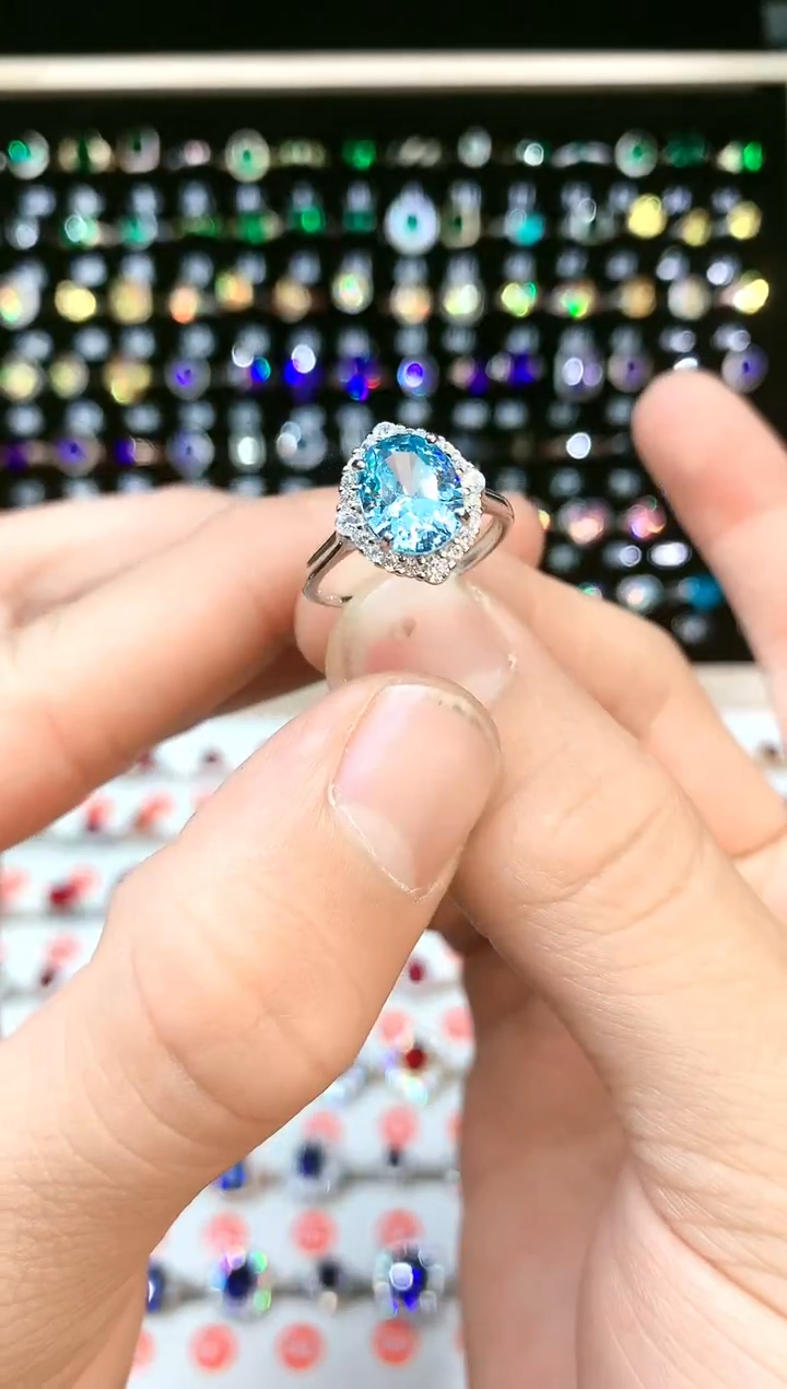 蓝宝石吊坠(赠链)银S925镶嵌......