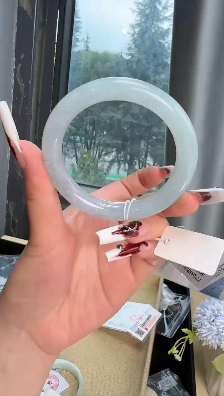 【闪购商品】翡翠手镯未镶嵌手镯