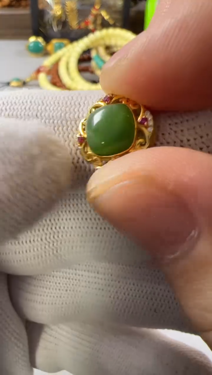 【闪购商品】和田玉（碧玉）珠宝奇石18K金镶嵌0001225896