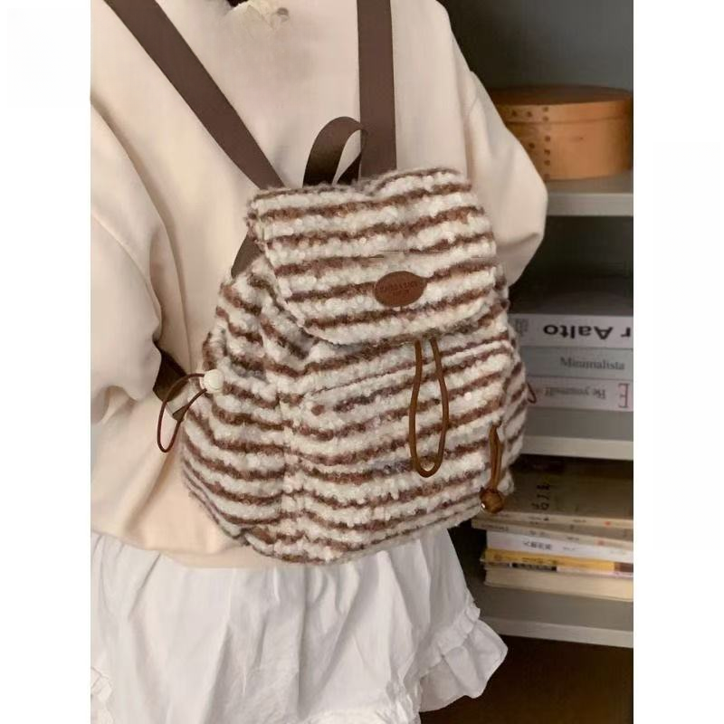 复古毛绒条纹双肩包新款休闲女学生书包大容量小众简约百搭背包
