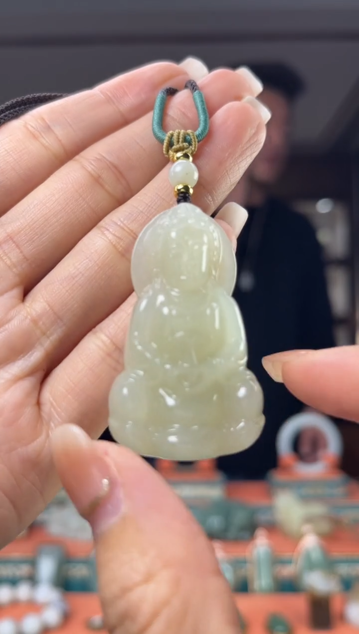 颈饰未镶嵌和田玉佩佩