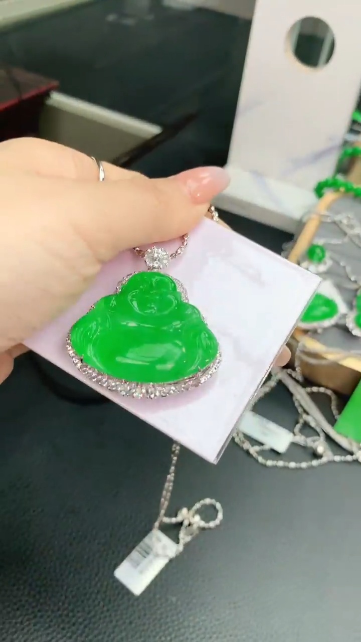 【闪购商品】翡翠颈饰18K金镶嵌赠礼盒证书 付尾款