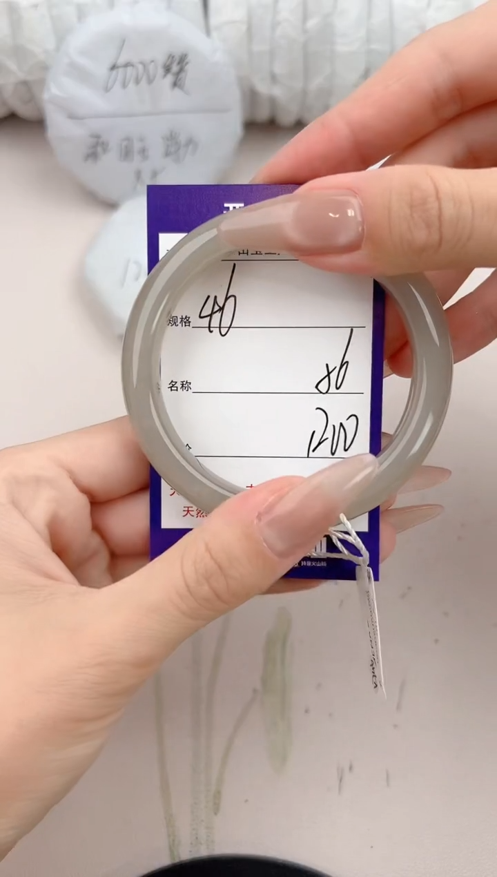 【闪购商品】和田玉手镯未镶嵌46颜色微差无瑕疵