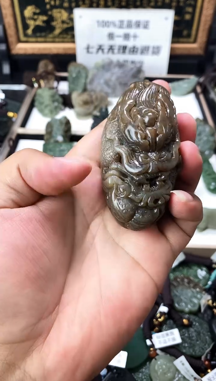 颈饰未镶嵌和田玉1