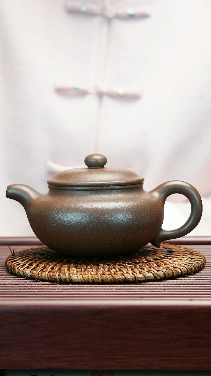 茶壶紫砂原矿羊角山紫泥   仿古壶   300cc