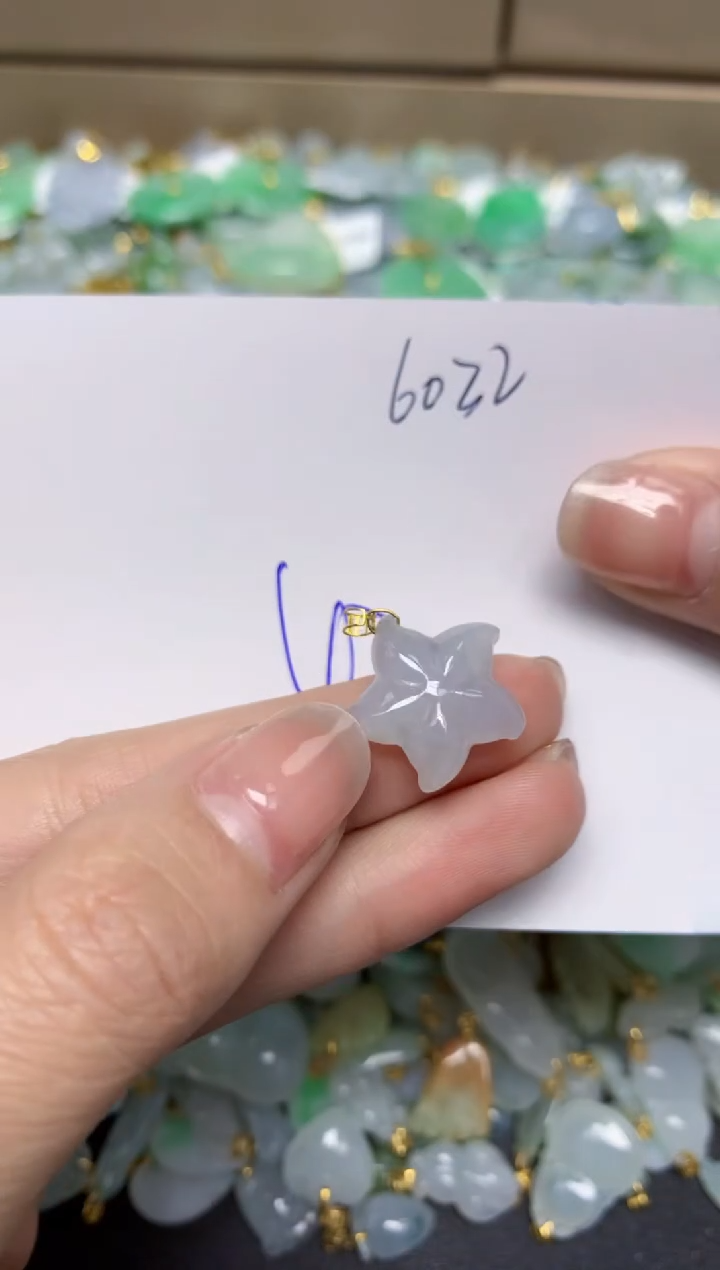 【闪购商品】翡翠颈饰18K金镶嵌天然翡翠A货