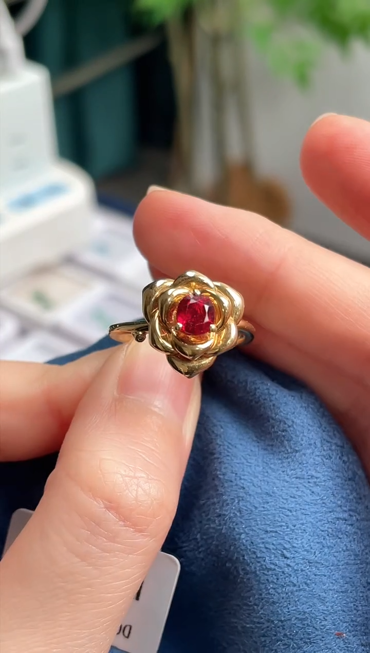 【闪购商品】红宝石戒指18K金镶嵌戒指