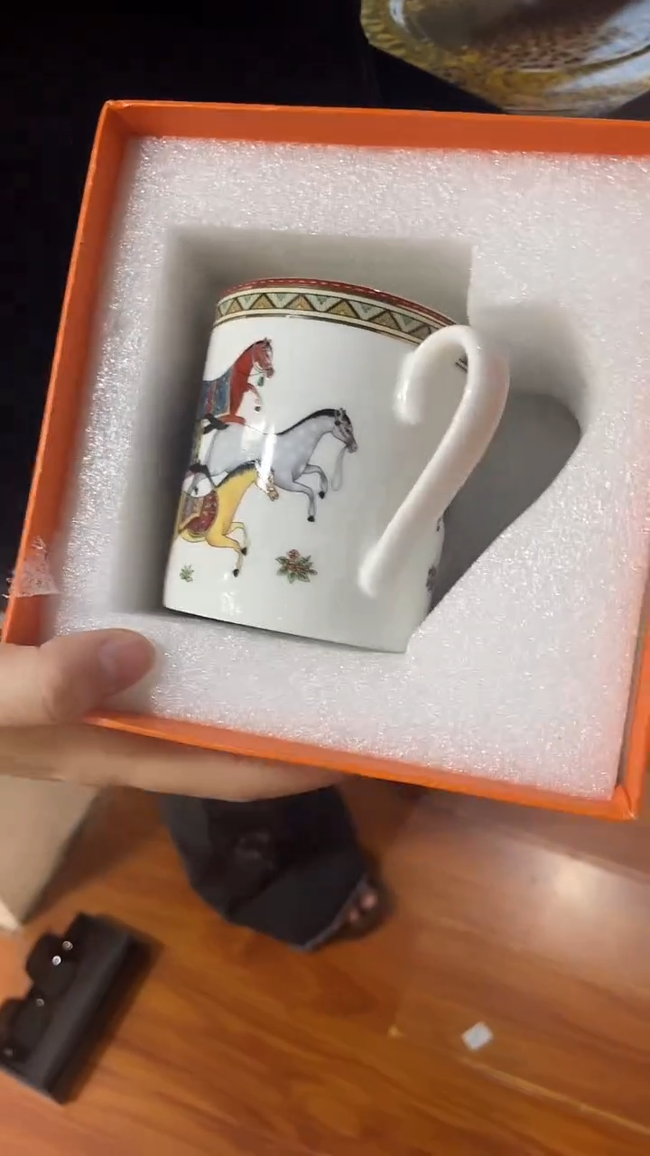 杯鸿辉家品牌瓷器，京东包邮！