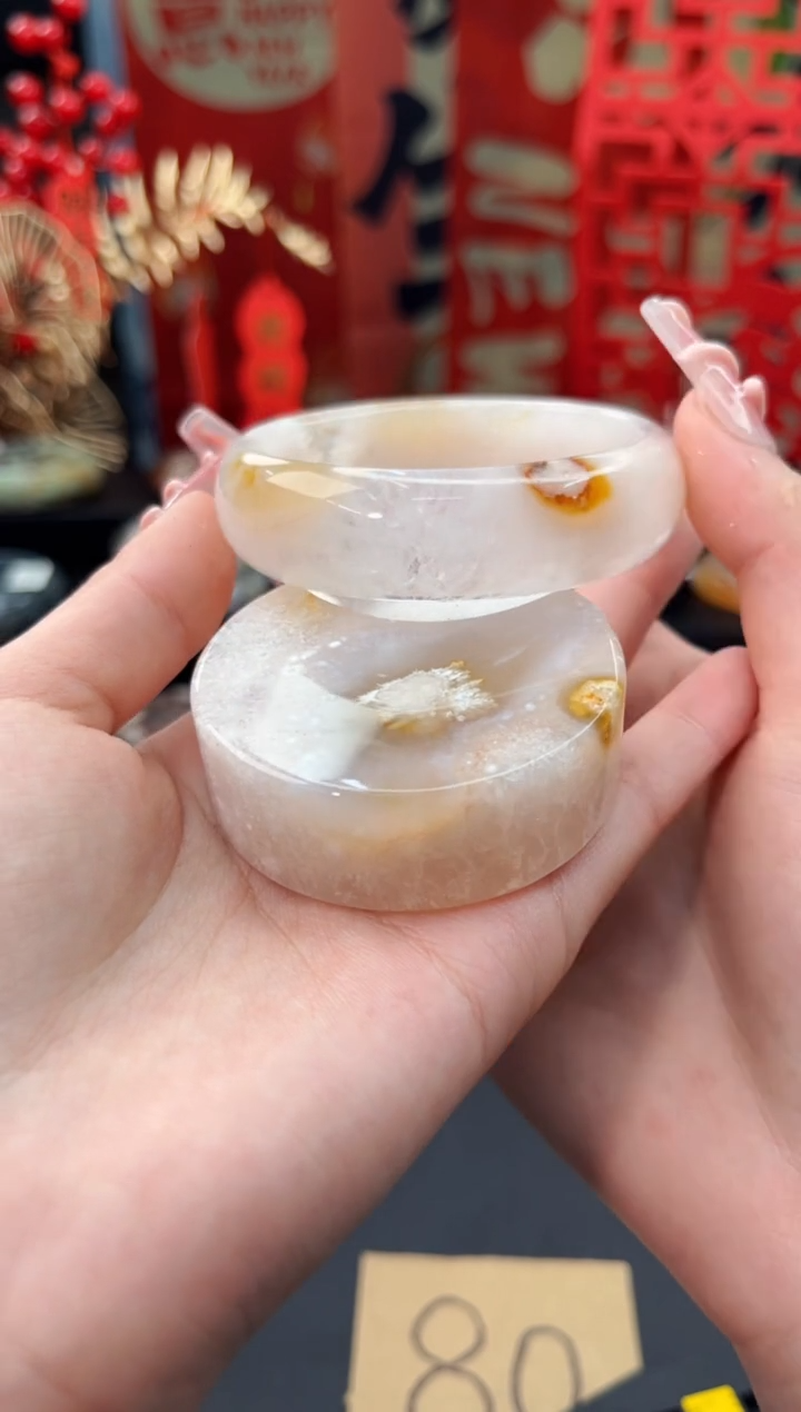 【闪购商品】石英质玉手镯未镶嵌赠送镯心（56圈口）无证书