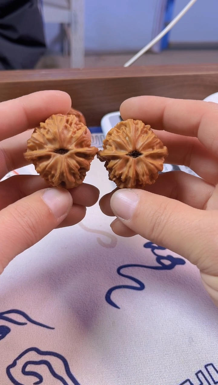 【闪购商品】文玩核桃把件39天地