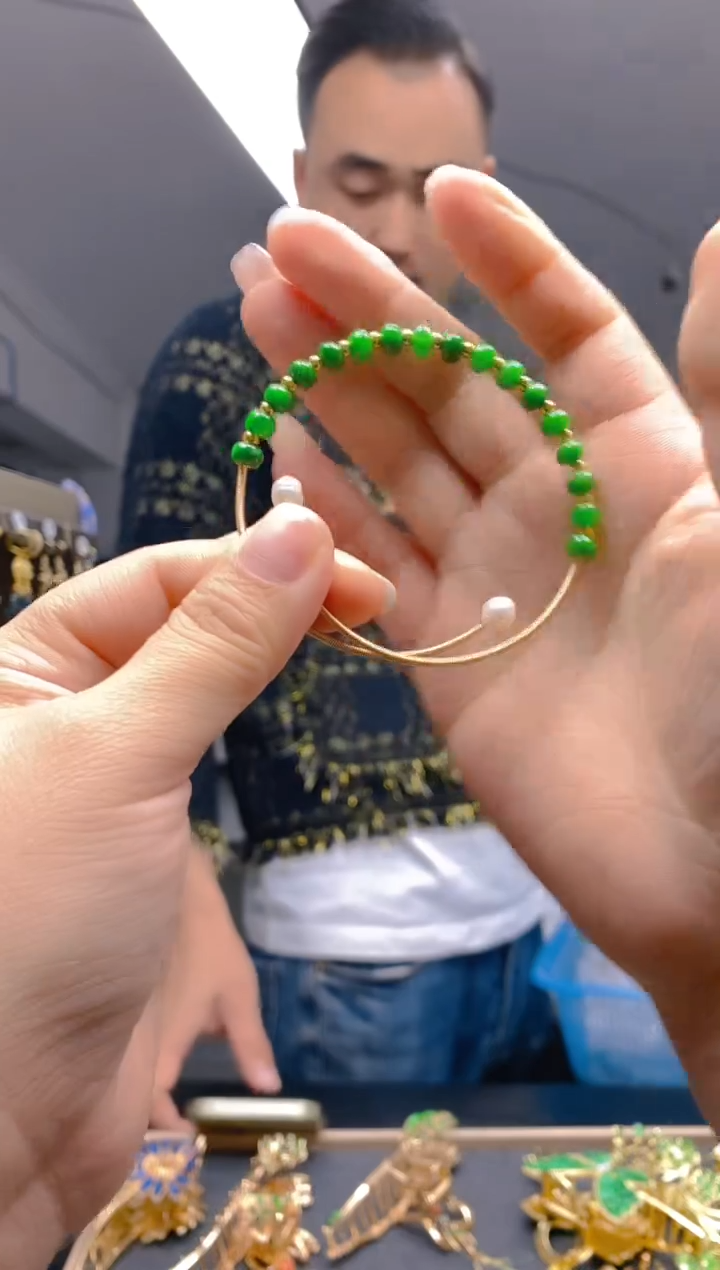 【闪购商品】翡翠耳饰合金302翡翠手镯