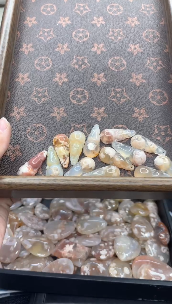 【闪购商品】石英质玉颈饰未镶嵌713多样性发其一