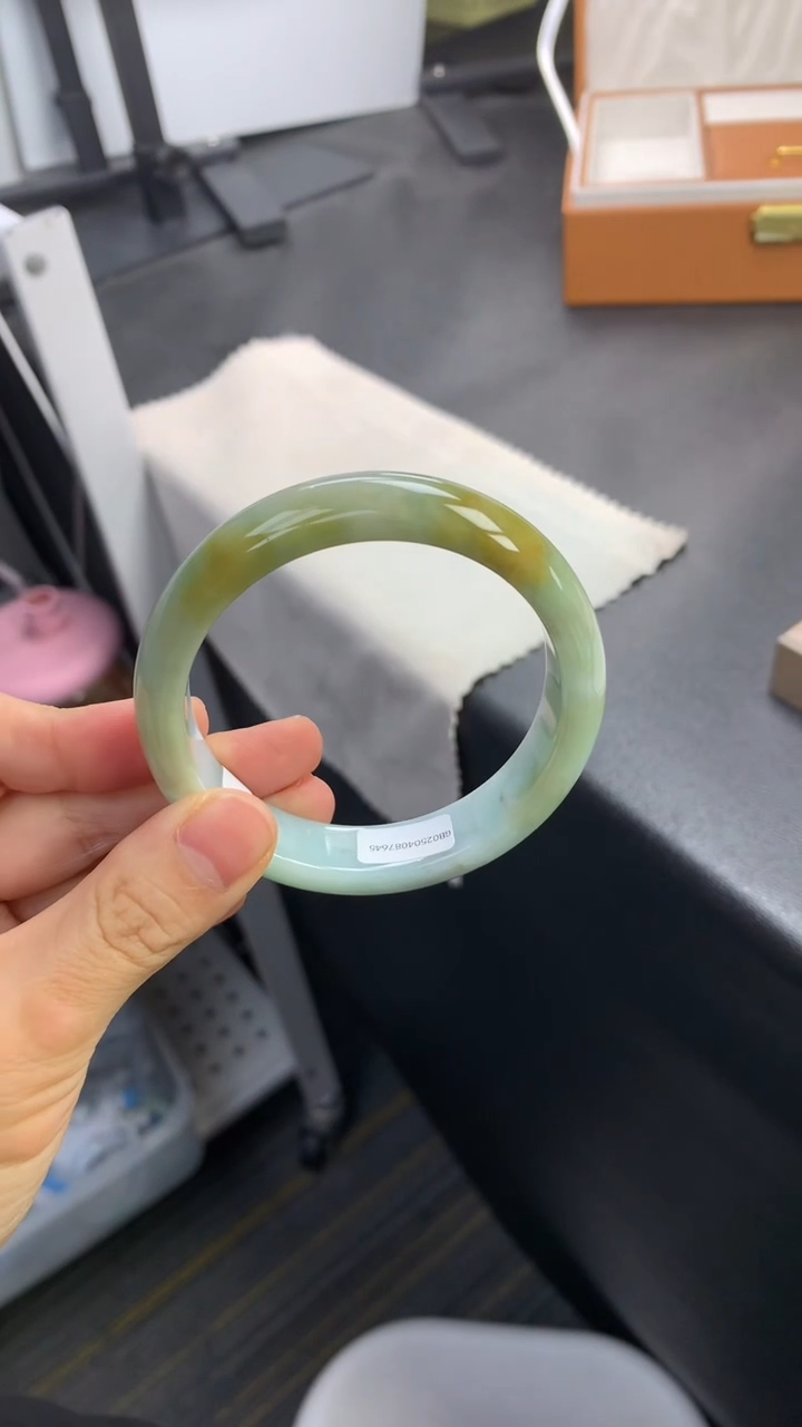 未镶嵌手镯翡翠退货需手镯吊牌标签完好