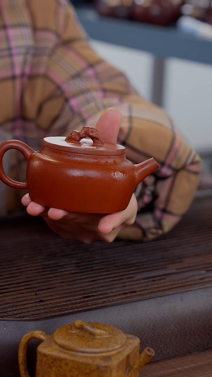 【闪购商品】紫砂茶壶底槽青堆绘太湖石*汉瓦