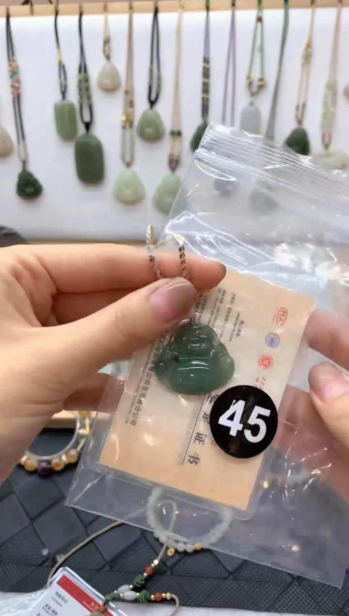 翡翠未镶嵌颈饰佛公4