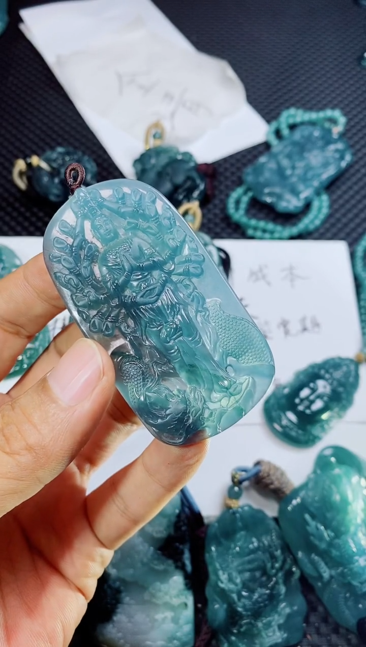 翡翠未镶嵌颈饰❤***️          