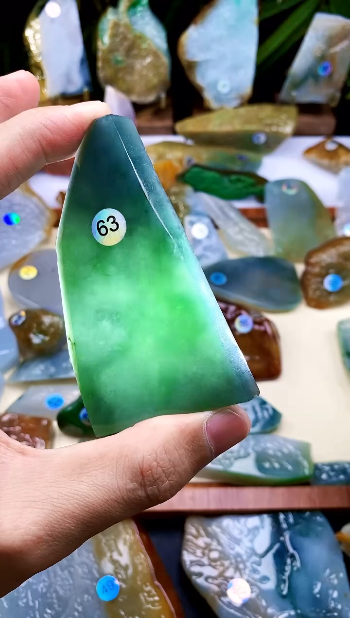 定制翡翠未镶嵌翡翠