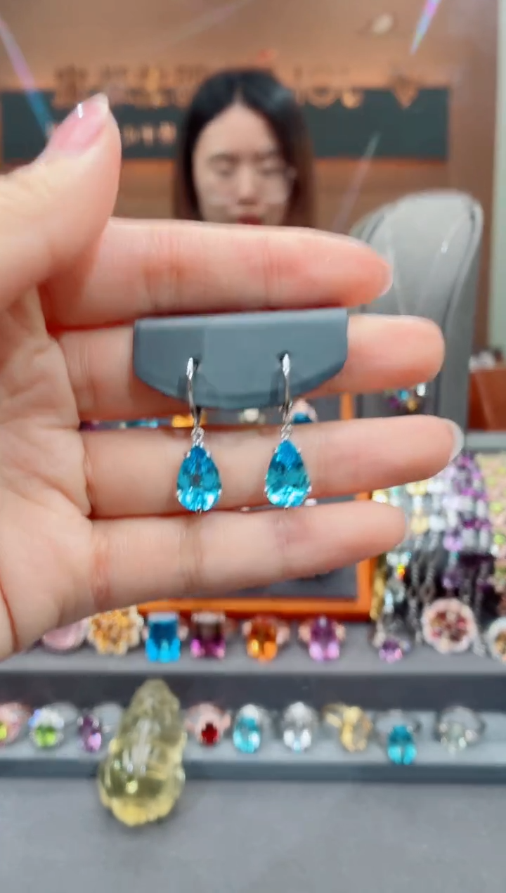 银S925镶嵌托帕石耳饰托帕石耳饰