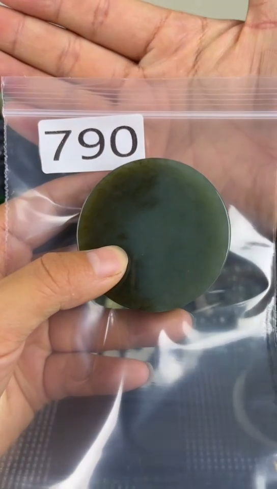 未镶嵌和田玉珠宝半成品镯芯